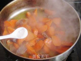 胡萝卜炒香肠的做法步骤：6