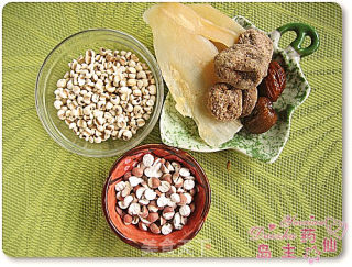 美白理气化痰消食滋阴——咸柠檬响螺薏米芡实老鸭汤的做法步骤：1