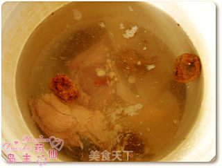 美白理气化痰消食滋阴——咸柠檬响螺薏米芡实老鸭汤的做法步骤：3