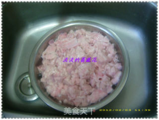 心肺病人的佳音---萝卜枸杞杏仁猪肺汤的做法步骤：2