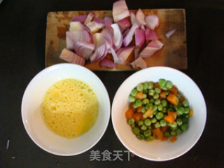 什锦炒饭的做法步骤：2