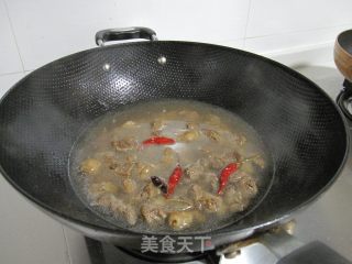 港式牛腩面的做法步骤：3