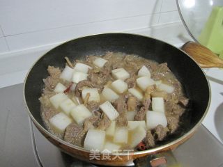 港式牛腩面的做法步骤：5