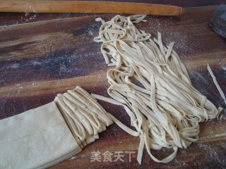 百搭手擀面条的做法步骤：4