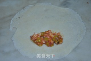 雪菜肉泥春卷的做法步骤：5