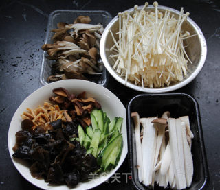 打卤面的做法步骤：2