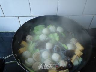 青菜头木耳鱼丸汤的做法步骤：6