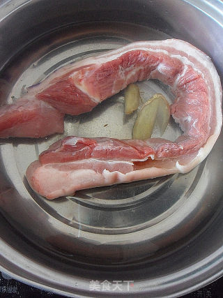 肉控们的最爱【椒块五花肉片儿】的做法步骤：3