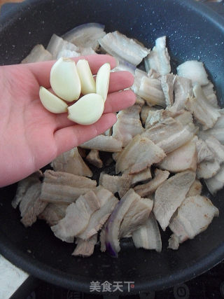 肉控们的最爱【椒块五花肉片儿】的做法步骤：5