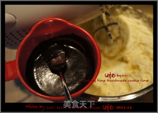 【我的烘焙时间】香草精，曲奇饼干的好搭档---咖啡香草、抹茶香草曲奇的做法步骤：8
