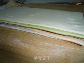 五彩馄饨的做法步骤：2