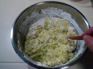 京津面食“西葫芦糊塌子”的做法步骤：3