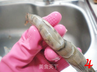 油靠大虾的做法步骤：4