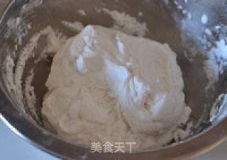 元宵佳节必吃的肉汤圆的做法步骤：2
