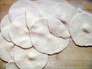 发面芹菜猪肉盒子的做法步骤：9