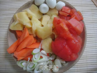 红焖牛肉土豆的做法步骤：2