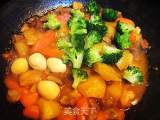 红焖牛肉土豆的做法步骤：6