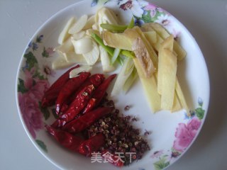 黔味大虾的做法步骤：2