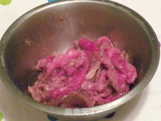 红酒蠔油牛肉的做法步骤：1