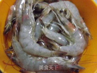 家常油焖虾的做法步骤：1