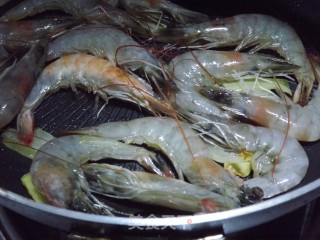 家常油焖虾的做法步骤：4