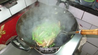 【木木菜系】健康吃-西芹豆干炒瘦肉的做法步骤：3