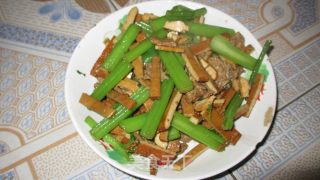 【木木菜系】健康吃-西芹豆干炒瘦肉的做法步骤：4