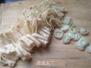 炒春饼的做法步骤：2
