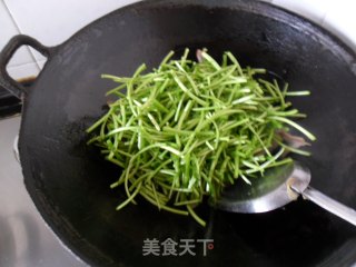 青蒿炒腊肉的做法步骤：7