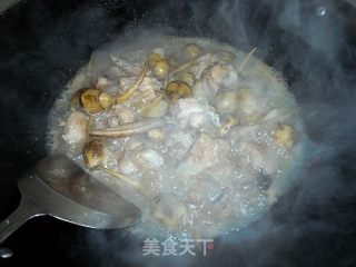 慈菇焖鸡翅的做法步骤：8