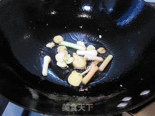 沙锅茨菇焖鹅的做法步骤：1