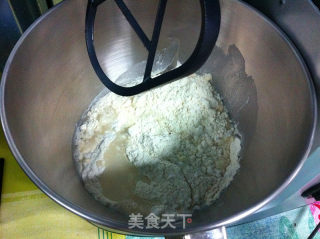 蛋挞全过程的做法步骤：1