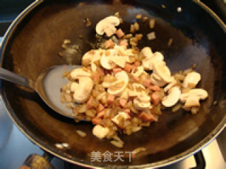 香肠蘑菇焗饭的做法步骤：3