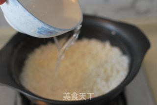 【儿菜咸肉煲仔饭】的做法步骤：9