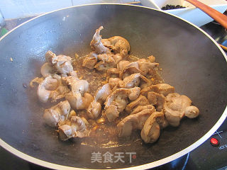 蒜头豆豉焖鸡珍的做法步骤：6