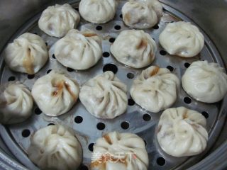 洋葱大笼小包子的做法步骤：11