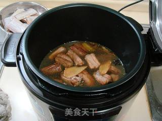 传统家常菜“红烧排骨”的做法步骤：10
