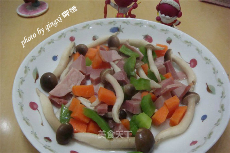 蟹味菇烩腊肉的做法