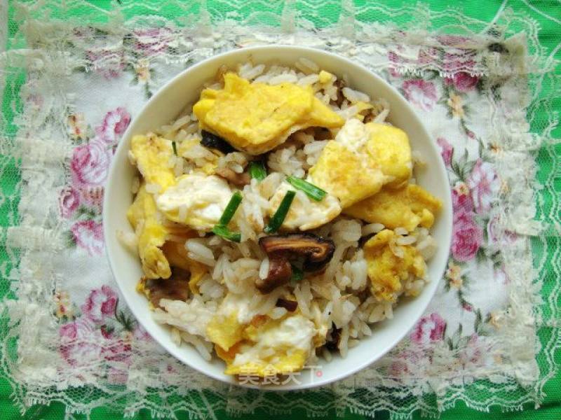 香菇鸡蛋炒饭的做法
