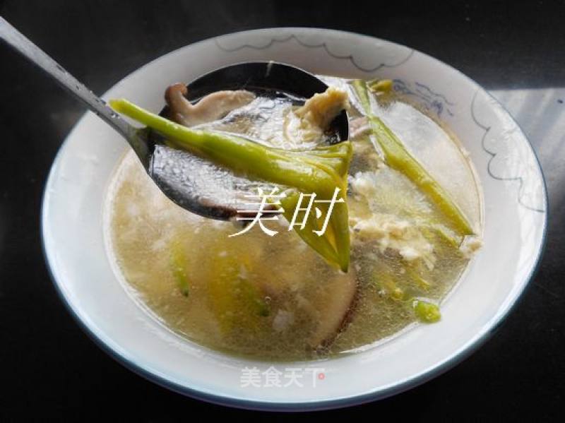 黄花菜菇子蛋汤的做法
