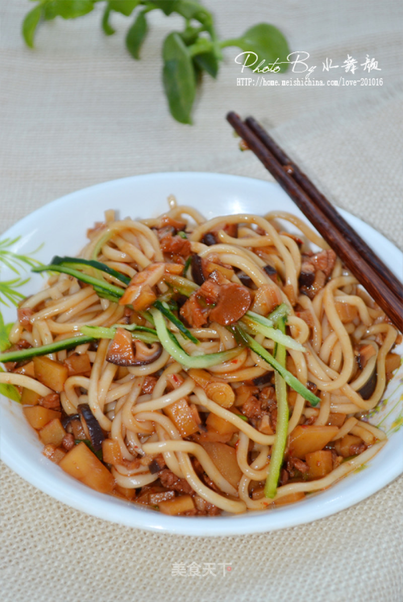 夏季“炸酱面”的做法