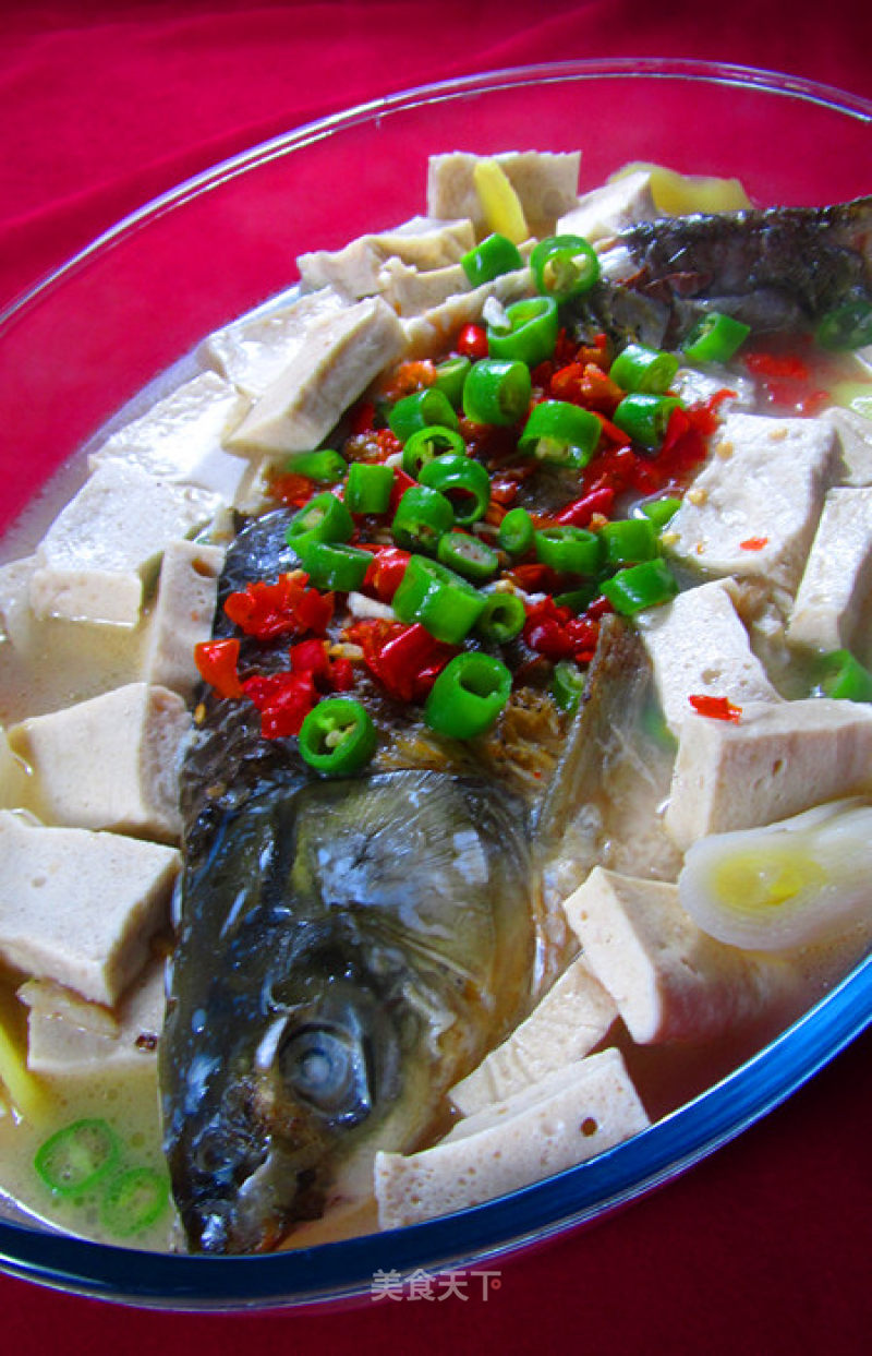 湖乡豆腐炖鱼的做法