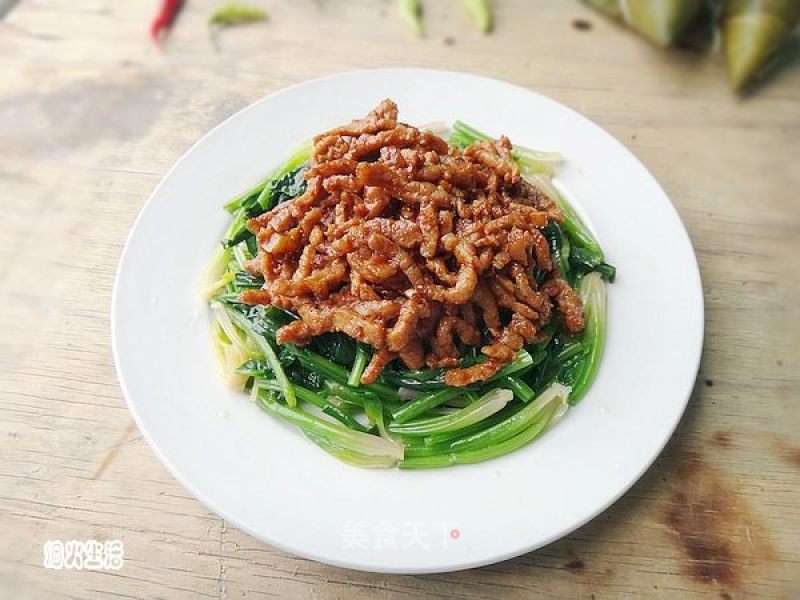 肉丝酱拌菠菜的做法