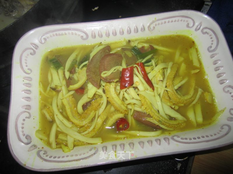 咖喱牛杂鸡腿菇汤的做法