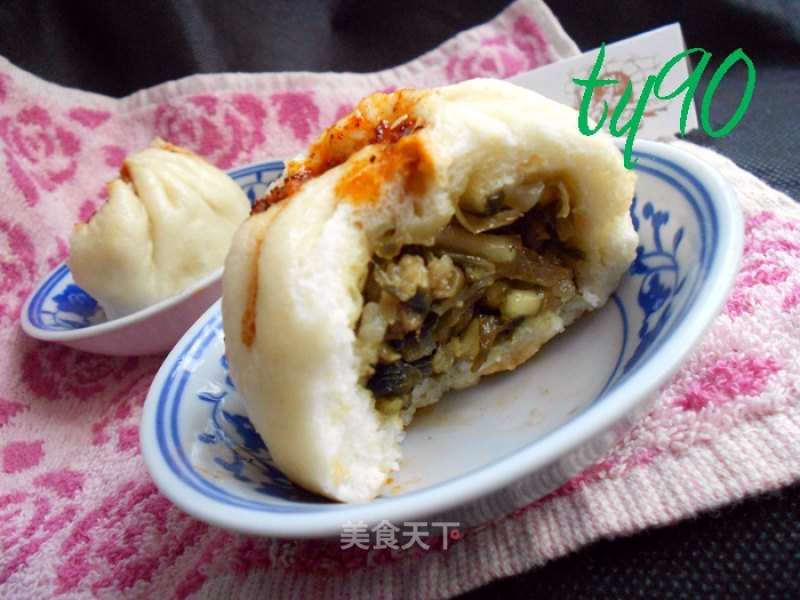雪菜粉条肉包的做法