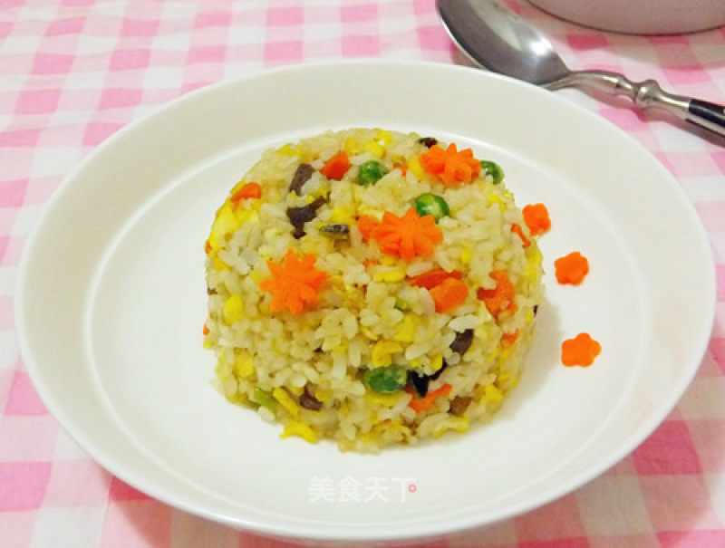 香肠胡萝卜蛋炒饭的做法