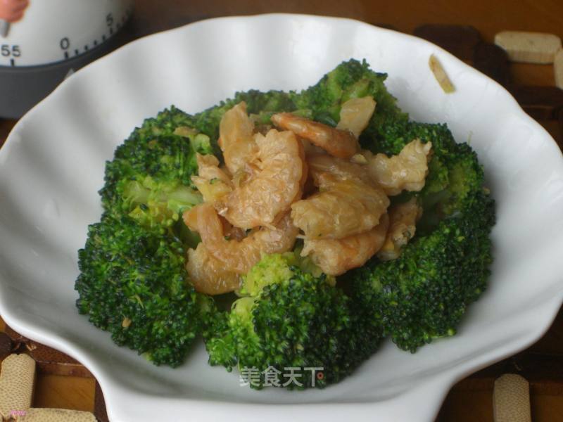 虾仁炒西兰花的做法