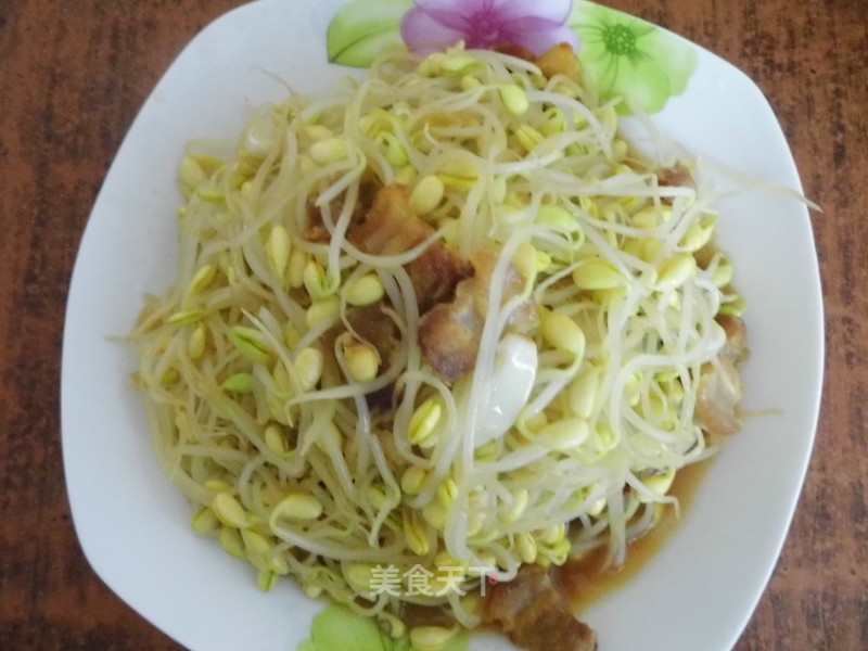 猪腩炒黄豆芽的做法