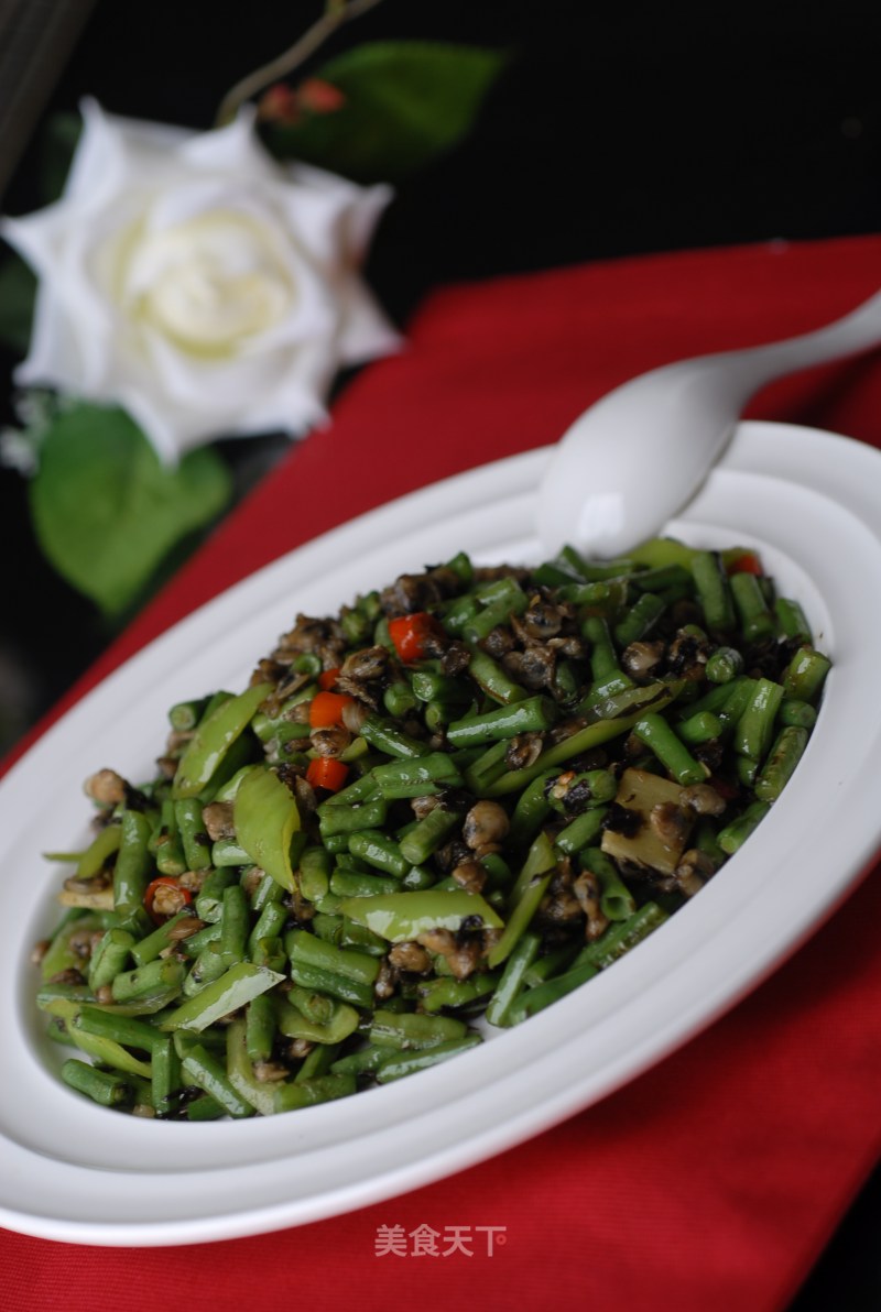 榄菜豆角炒蚬肉的做法