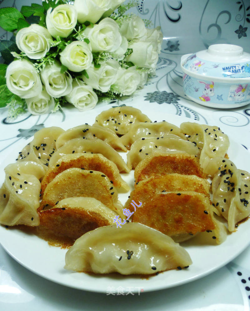 韭菜芽猪肉馅锅贴的做法